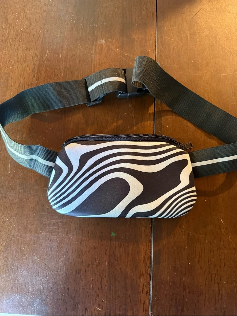 Black & White Abstract Pattern Men's Waist Bag